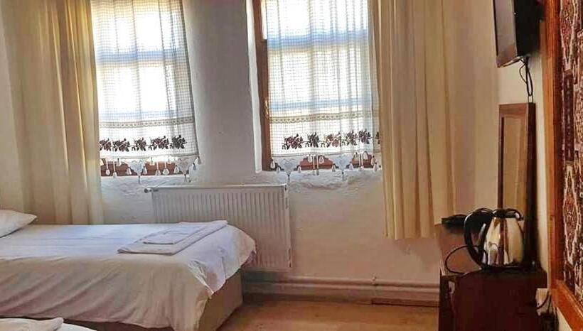 标准单人间, Muskara Cave