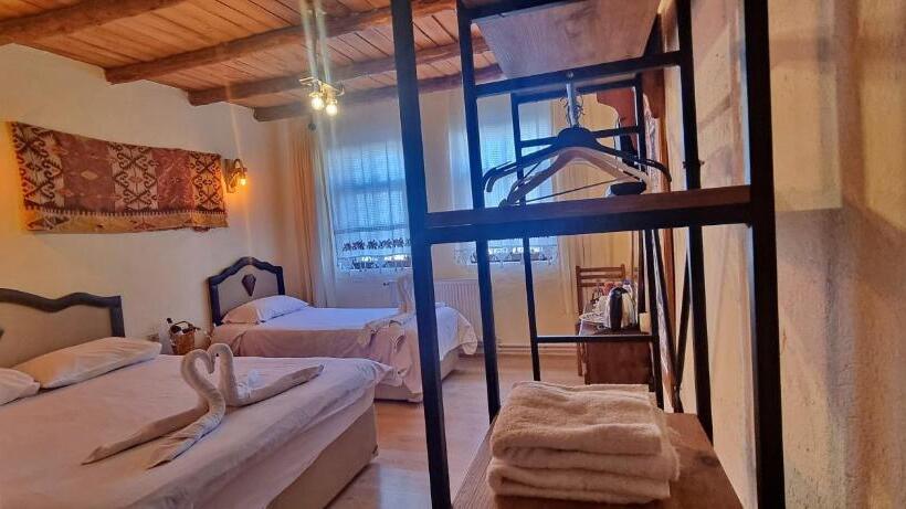 标准间, Muskara Cave