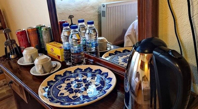 标准间, Muskara Cave