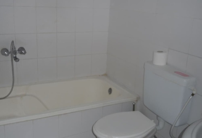 标准单人间, Muskara Cave