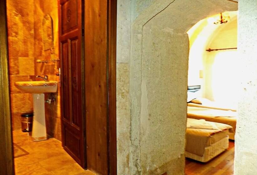 标准间, Muskara Cave