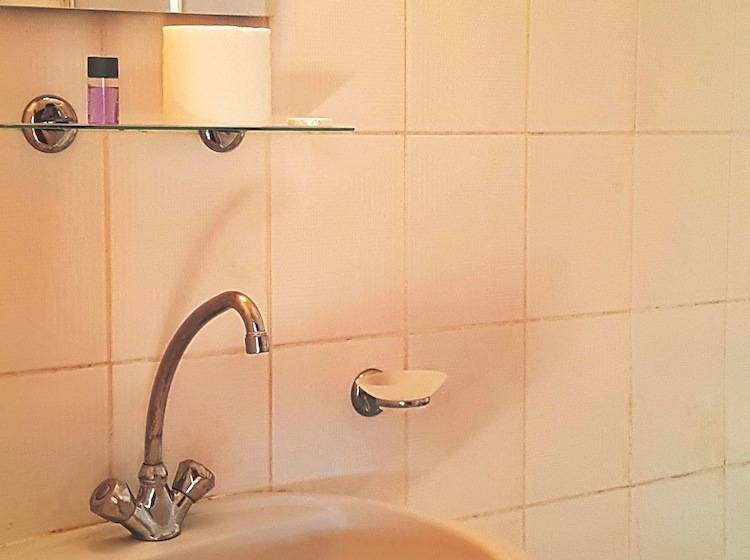 标准三人间, Muskara Cave