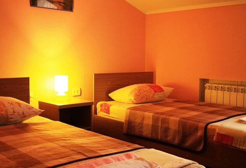 标准间, Near Globus