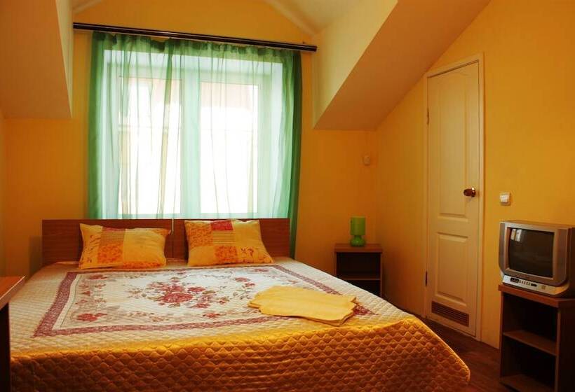 标准间, Near Globus