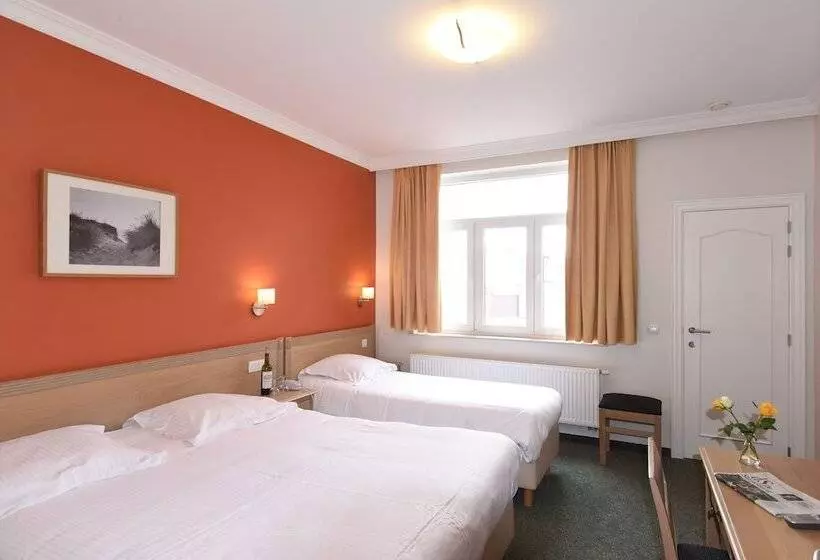 Standard Triple Room, Sabot D'or