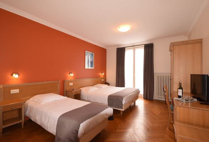 اتاق استاندارد سه نفره, Sabot D'or