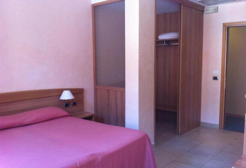 اتاق استاندارد چهار تخته, Siena