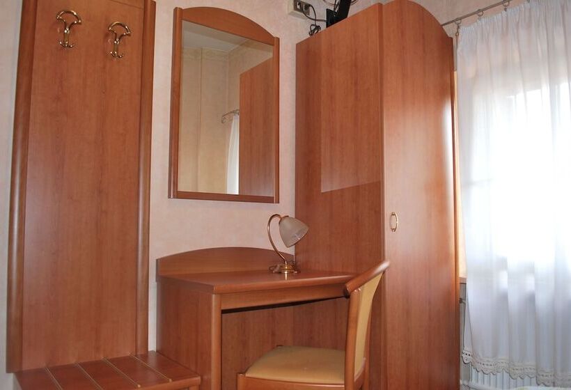 اتاق اکونومی یک تخته, Siena