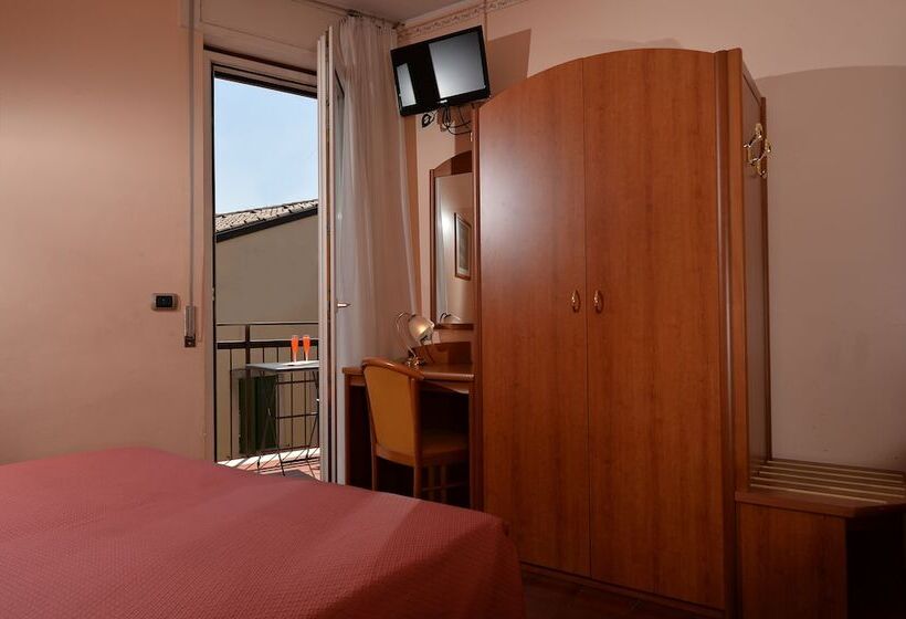 اتاق استاندارد سه نفره, Siena