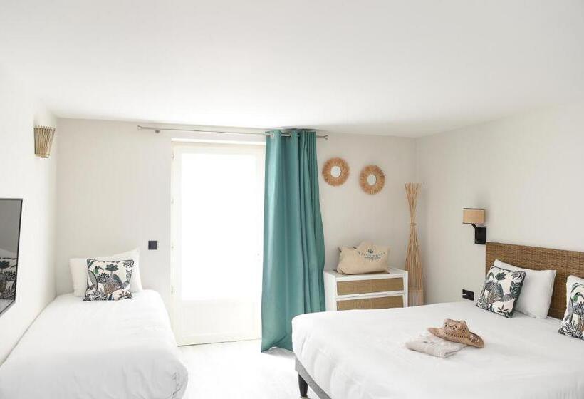 带露台的标准房间, The Originals Boutique La Villa Ouest & Spa