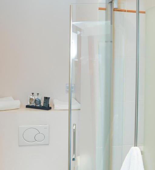 Номер Basic, The Originals Boutique La Villa Ouest & Spa