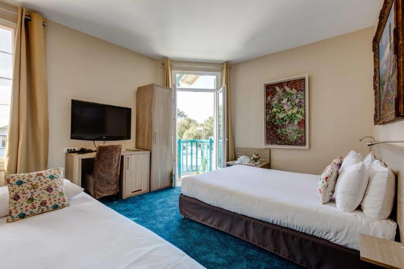 带露台的标准房间, The Originals Boutique La Villa Ouest & Spa