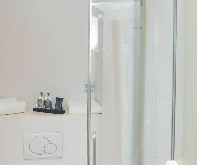 标准三人间, The Originals Boutique La Villa Ouest & Spa