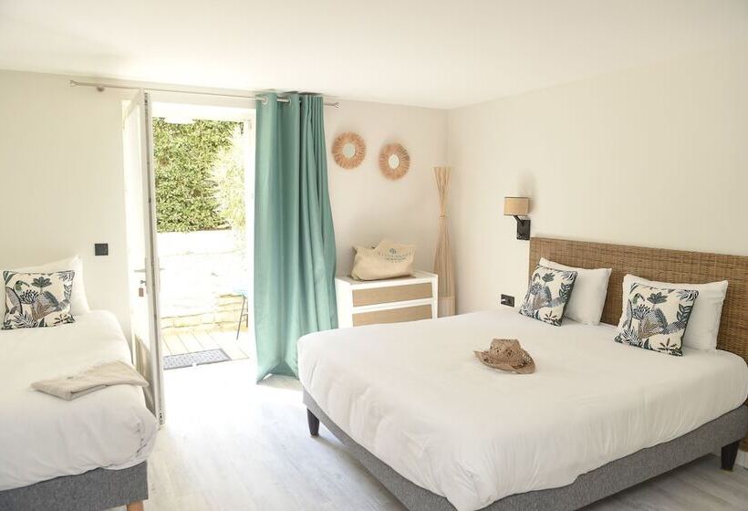 带露台的标准房间, The Originals Boutique La Villa Ouest & Spa