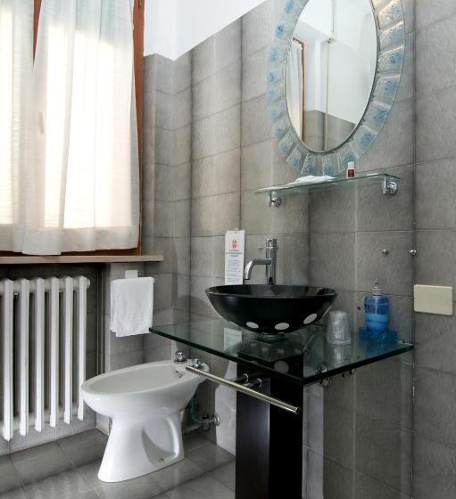 标准单人间, Velus