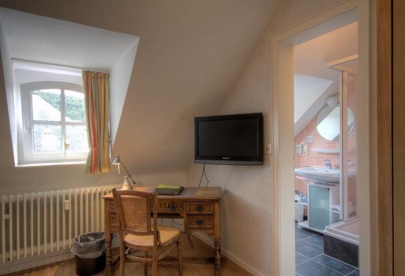 סוויטת ג'וניור, Zum Goldenen Stern