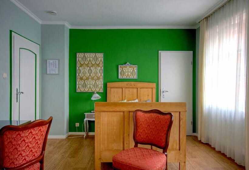 סוויטת ג'וניור, Zum Goldenen Stern