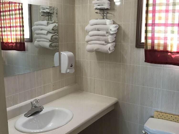 غرفة قياسية ثلاثية, River Mist Inn