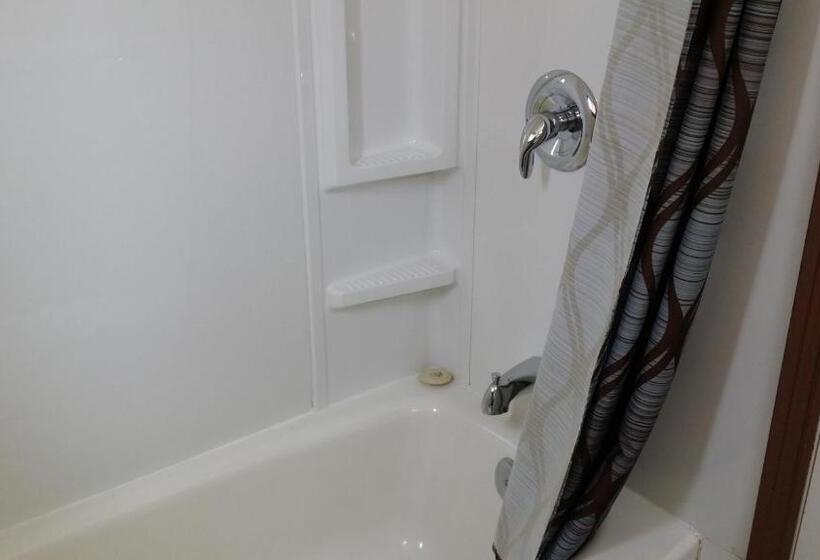 غرفة قياسية ثلاثية, River Mist Inn