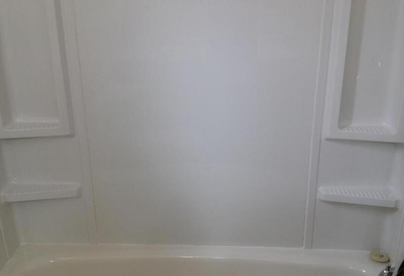 غرفة قياسية ثلاثية, River Mist Inn