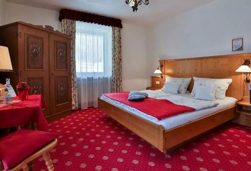 اتاق استاندارد, Tourist Hotel Boehm
