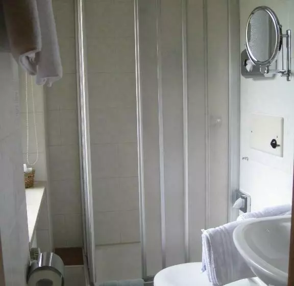 اتاق استاندارد, Tourist Hotel Boehm