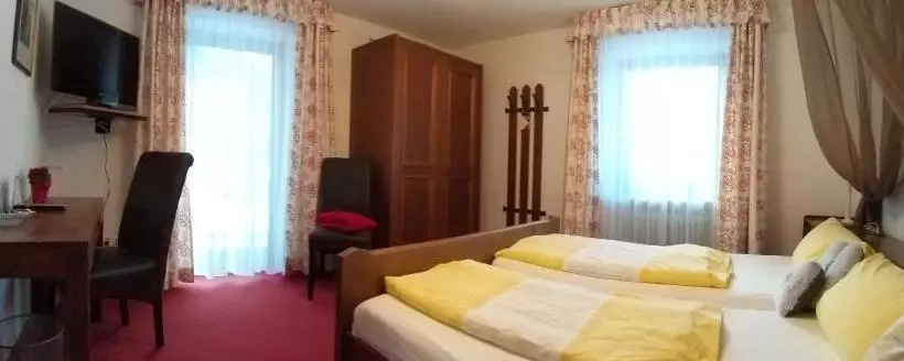 اتاق عادی, Tourist Hotel Boehm
