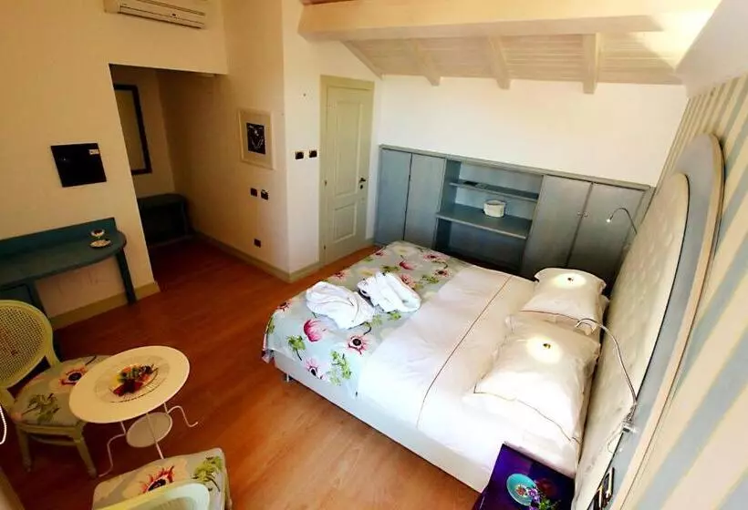 バルコニー付きデラックスルーム, Villa Euchelia
