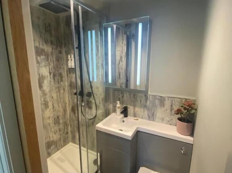 Номер Deluxe, The Hive At Poppi Red