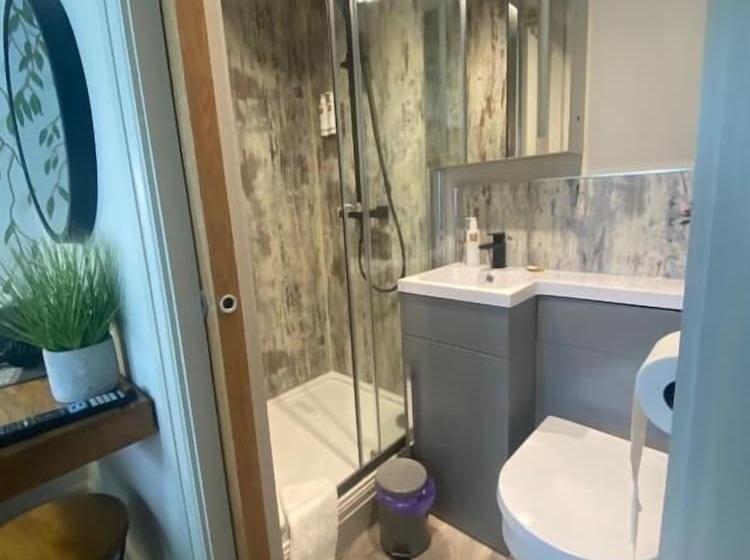 Номер Deluxe, The Hive At Poppi Red