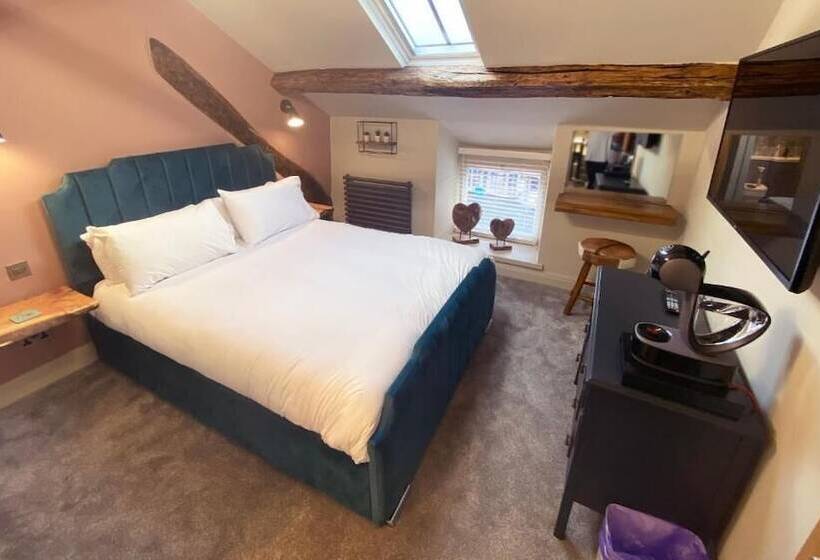 Номер Deluxe, The Hive At Poppi Red