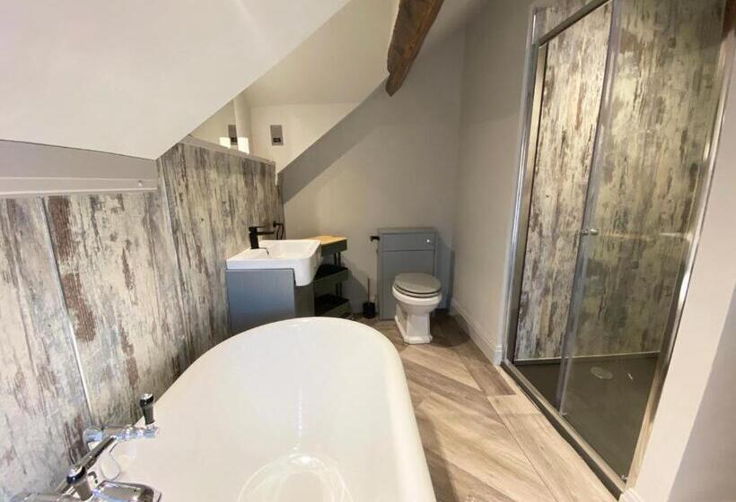 Номер Deluxe Кровать Кинг, The Hive At Poppi Red