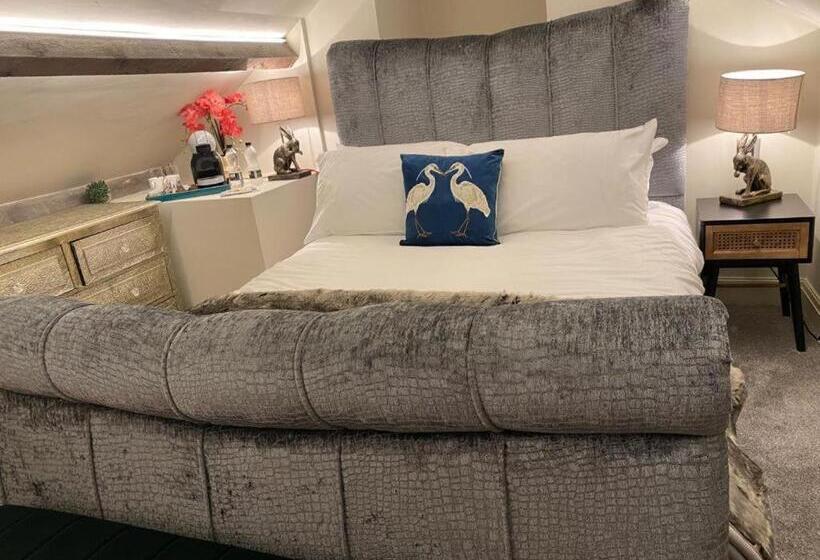 Люкс Повышенной Комфортности, The Hive At Poppi Red