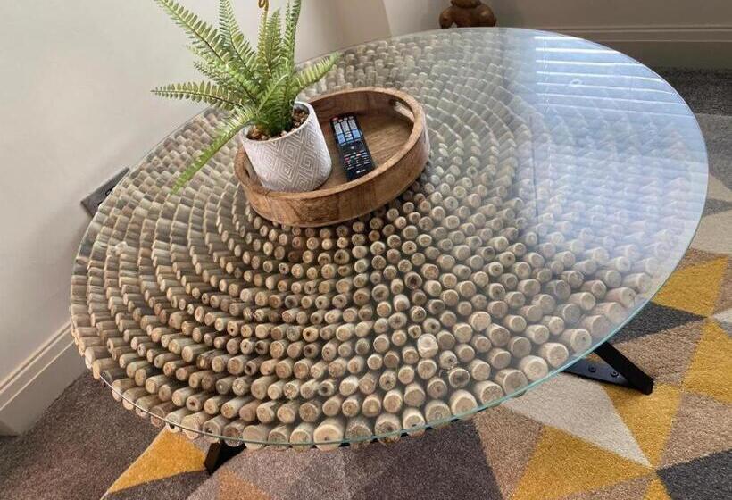 Люкс Повышенной Комфортности, The Hive At Poppi Red