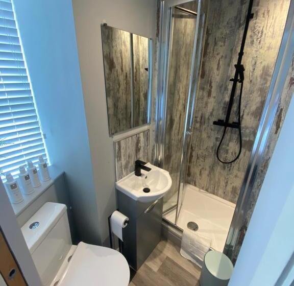 Номер Стандарт Индивидуальный, The Hive At Poppi Red