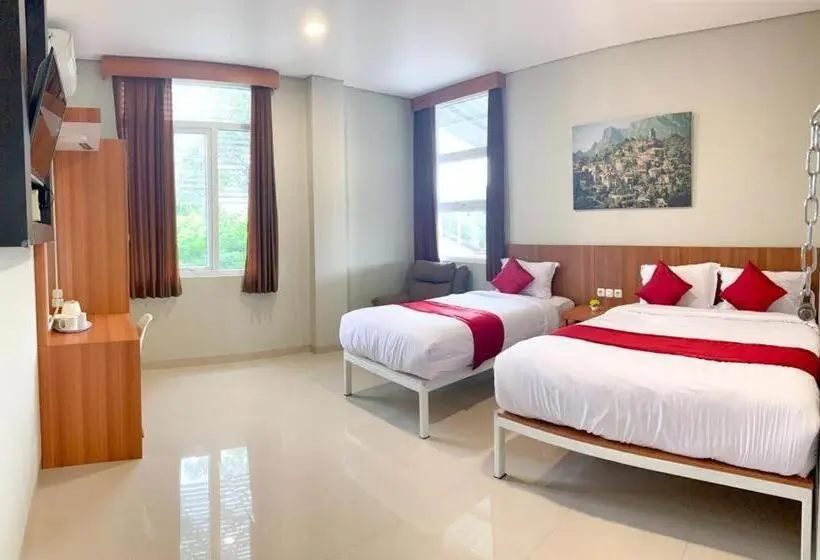 Habitación Triple Estándar, Privato Suite