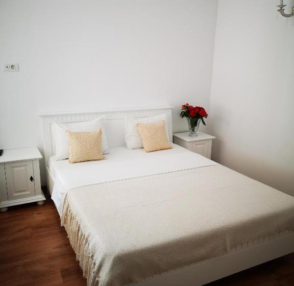 패밀리 방갈로, Brize Guest House