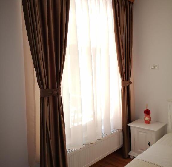 패밀리 방갈로, Brize Guest House