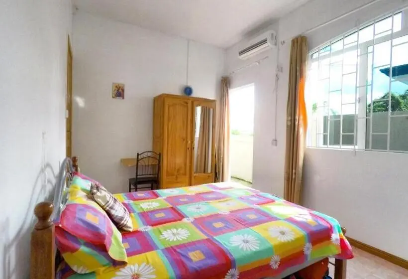 اتاق استاندارد, Surf House