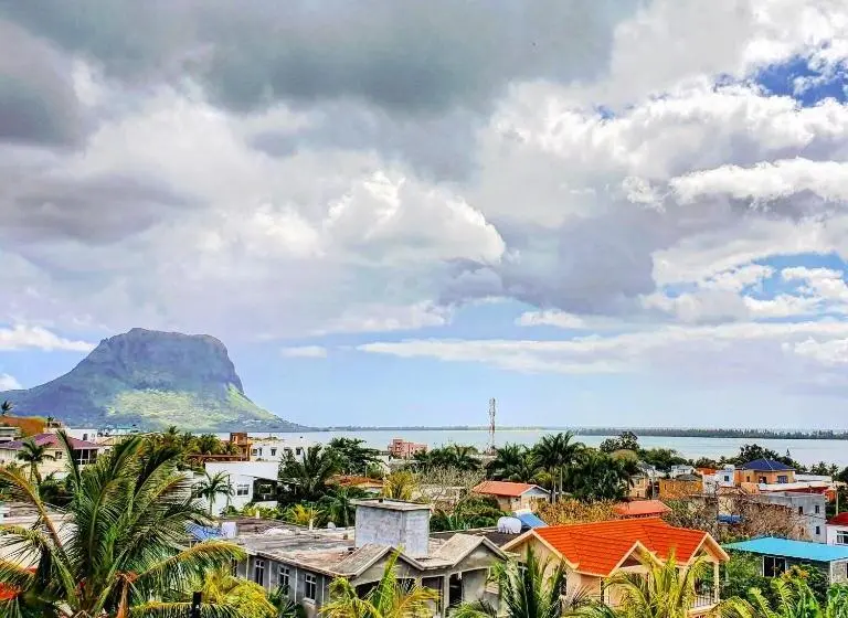 اتاق استاندارد با چشم‌انداز کوهستان, Surf House