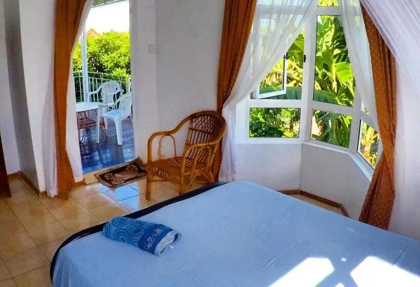 آپارتمان 2 خوابه, Surf House