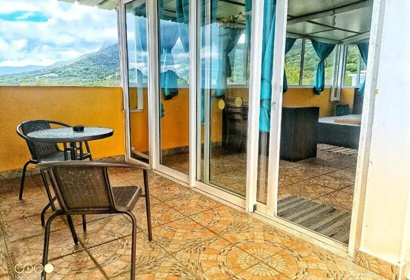 اتاق استاندارد با بالکن و چشم‌انداز دریا, Surf House