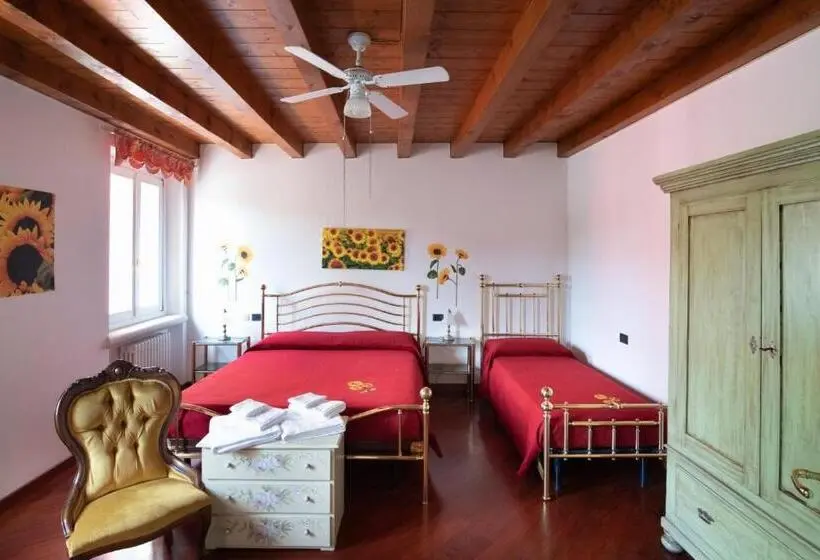 バスルーム共有のトリプルスタンダード, Villa Mari