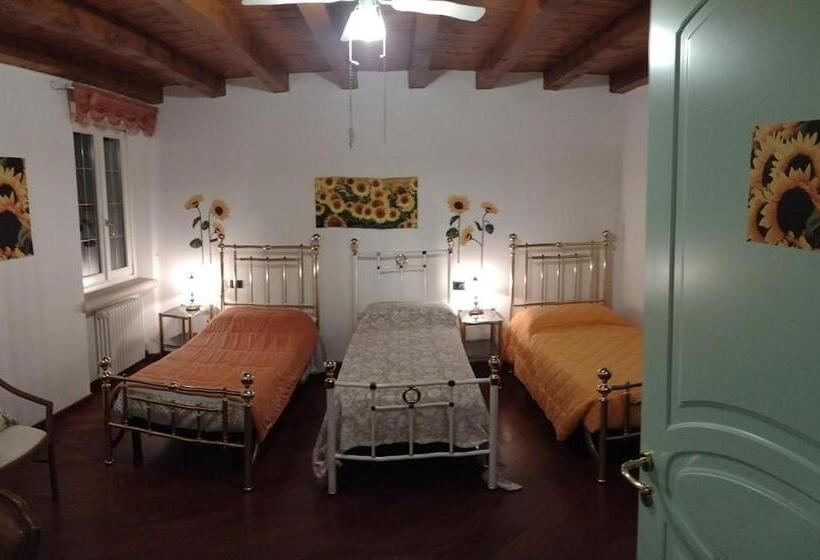 バスルーム共有のトリプルスタンダード, Villa Mari