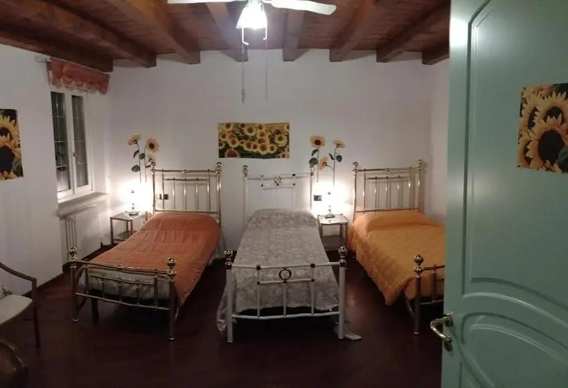バスルーム共有のトリプルスタンダード, Villa Mari