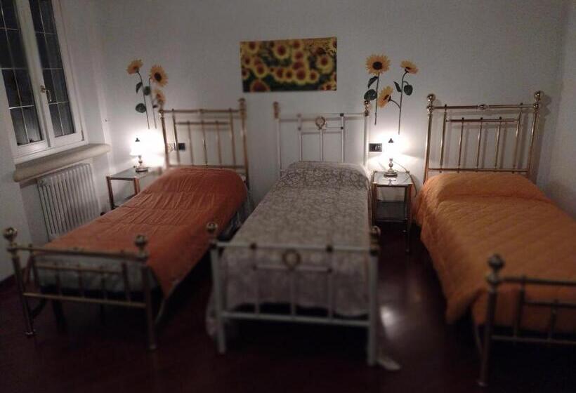 バスルーム共有のトリプルスタンダード, Villa Mari