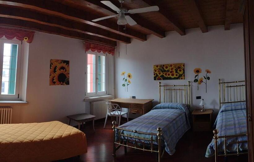 バスルーム共有のトリプルスタンダード, Villa Mari