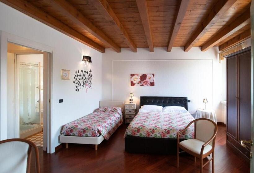 スタンダードトリプルルーム, Villa Mari