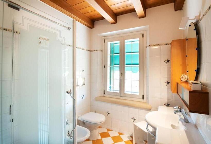 スタンダードトリプルルーム, Villa Mari