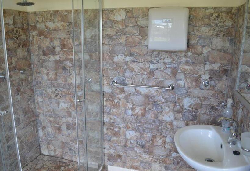 スタンダードルーム, Breaking Dawn